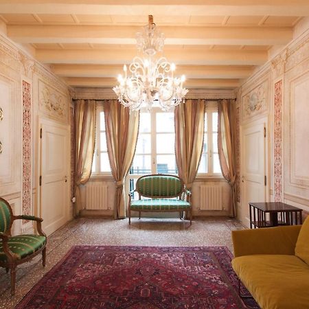 Explore Venice From A Sophisticated Hideaway In San Polo 外观 照片