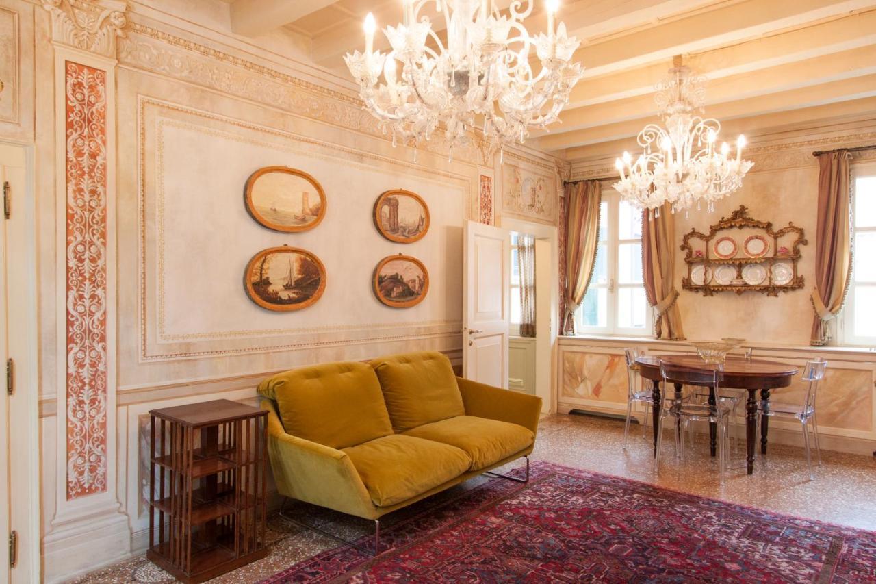 Explore Venice From A Sophisticated Hideaway In San Polo 外观 照片