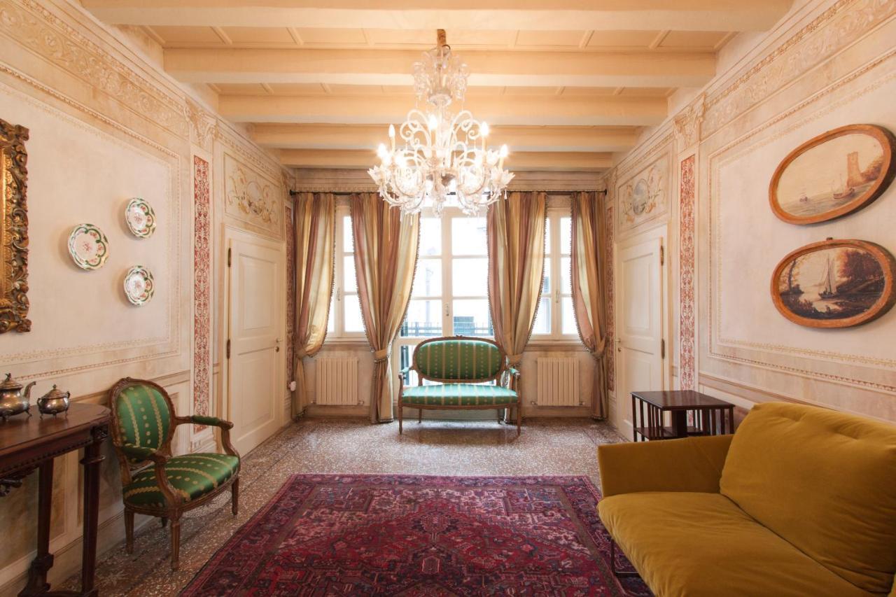 Explore Venice From A Sophisticated Hideaway In San Polo 外观 照片