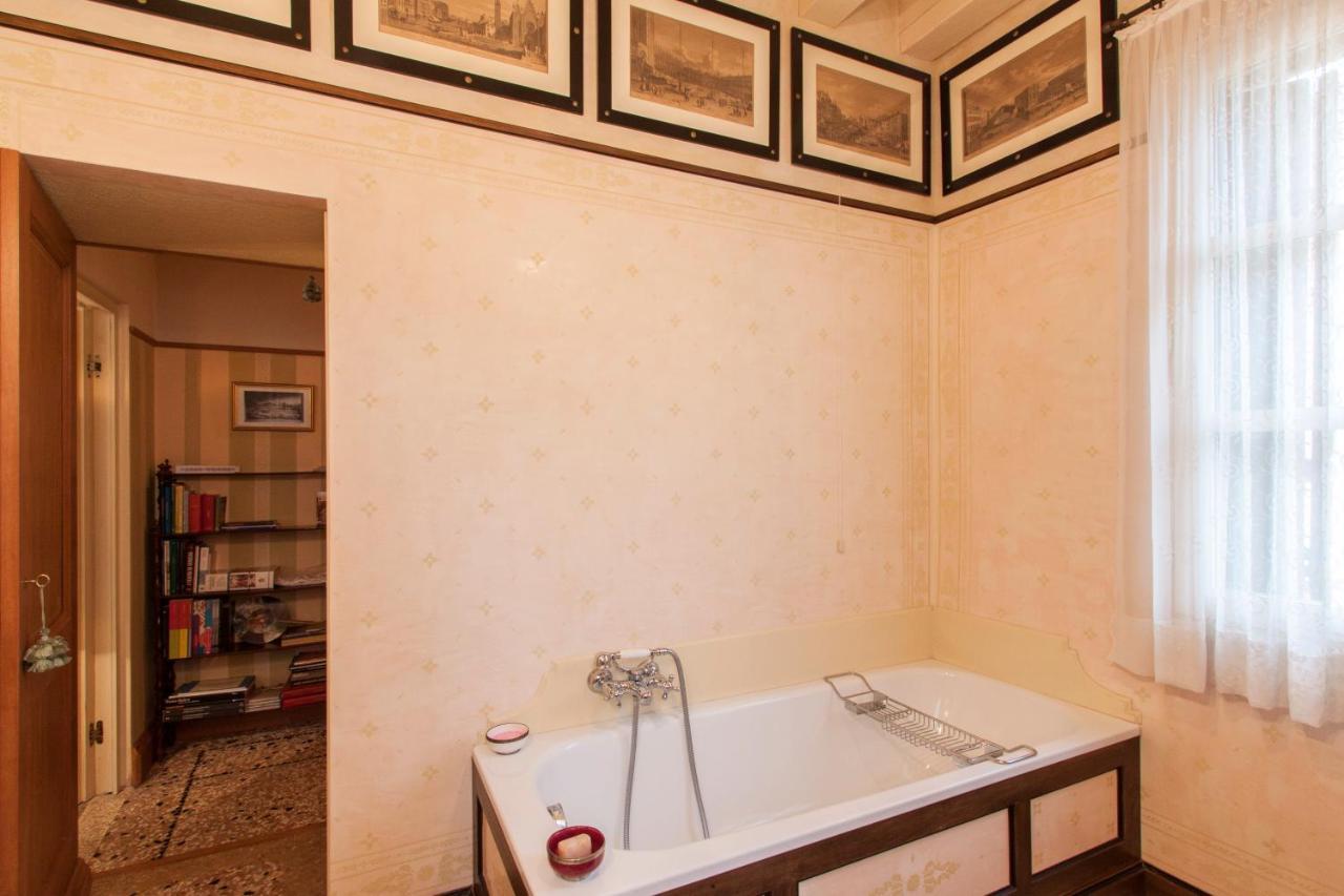 Explore Venice From A Sophisticated Hideaway In San Polo 外观 照片