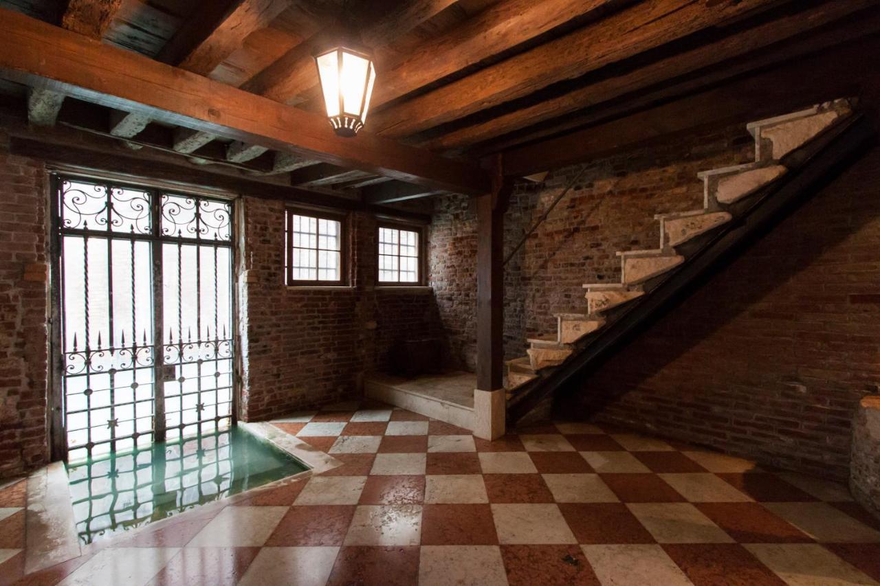 Explore Venice From A Sophisticated Hideaway In San Polo 外观 照片
