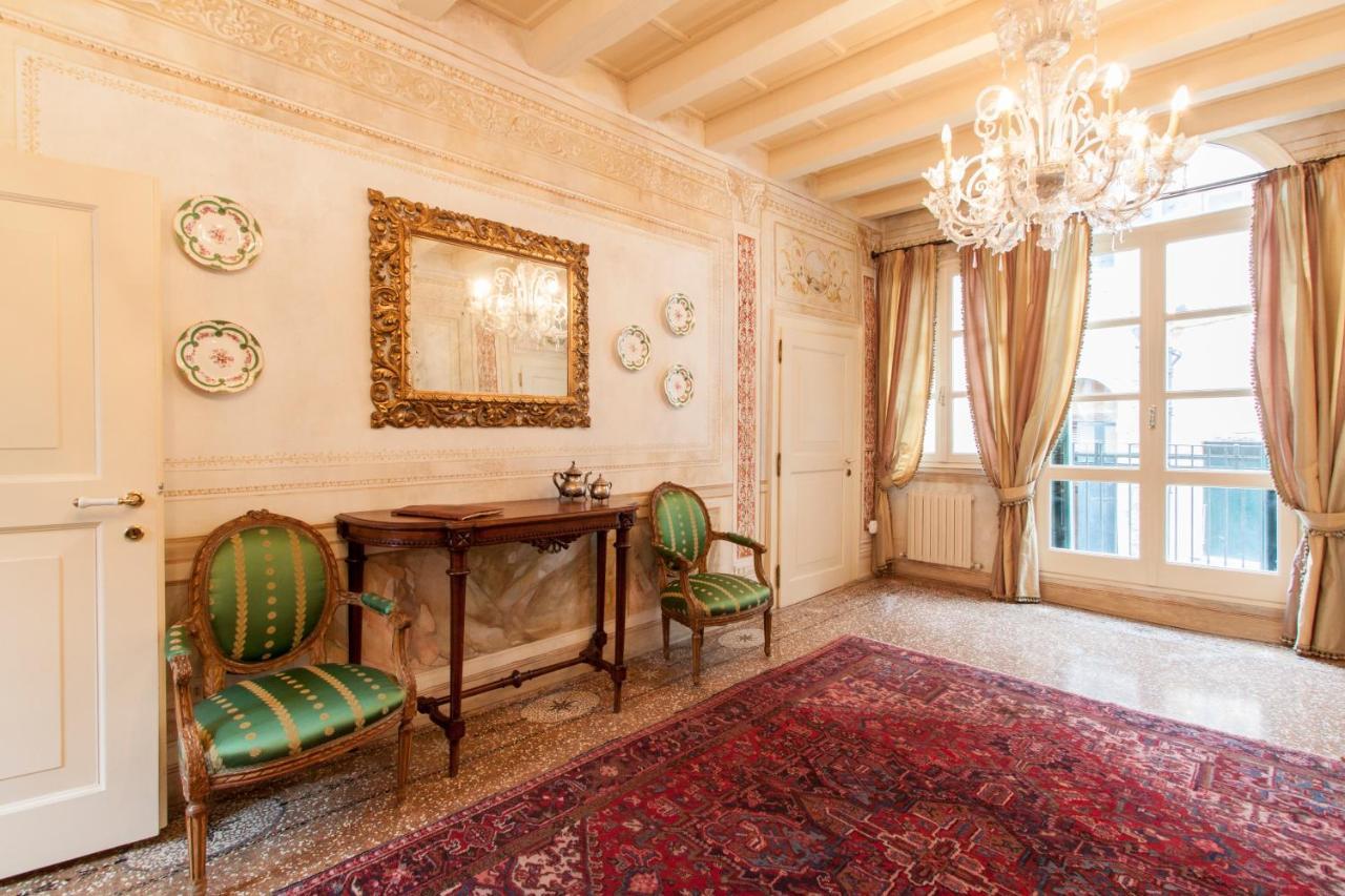 Explore Venice From A Sophisticated Hideaway In San Polo 外观 照片