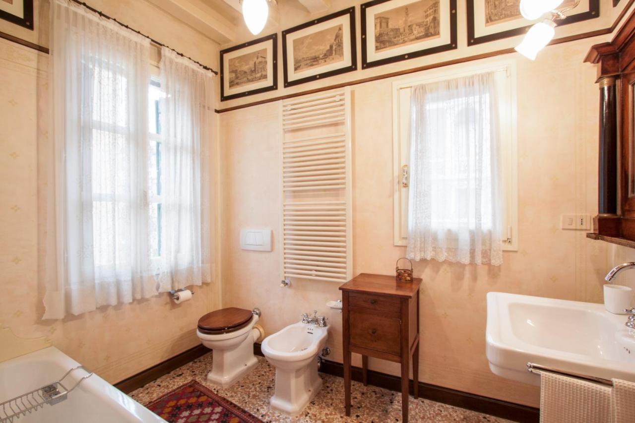 Explore Venice From A Sophisticated Hideaway In San Polo 外观 照片