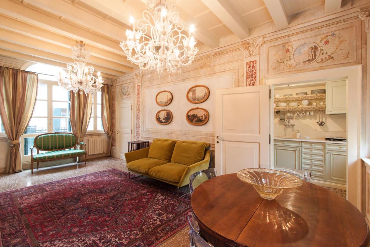 Explore Venice From A Sophisticated Hideaway In San Polo 外观 照片